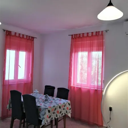 Stella * Rogoznica (Sibenik-Knin)